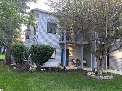 621 Riverine Dr APT 101, Traverse City, MI, 49684