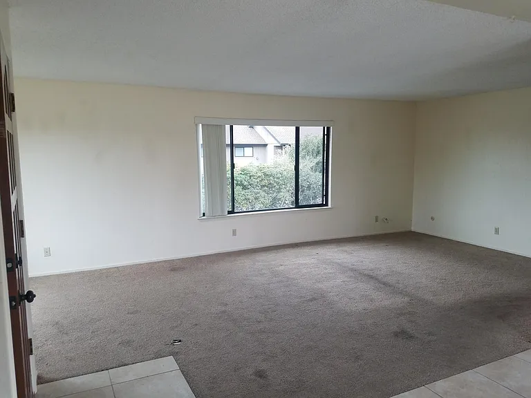194 S Elm St #A — Photo 3