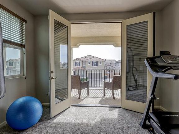 3rd image of 5025 Glenwood Springs Way