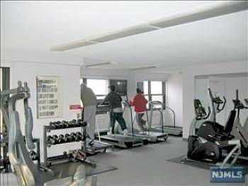2nd image of 7855 Boulevard E