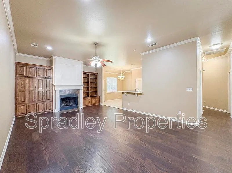 Saddle Creek — Photo 2