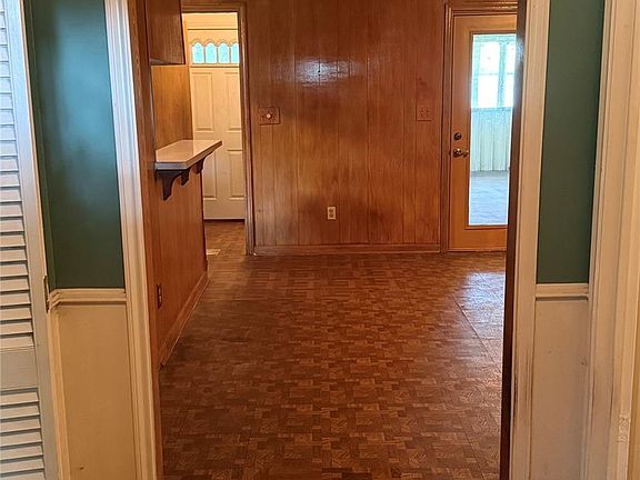 2nd image of 7634 Glen Vista St