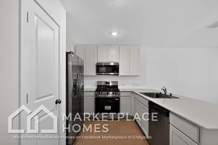 412 Sambal Dr — Photo 5
