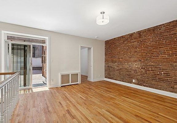 2nd image of 124 W 74th St