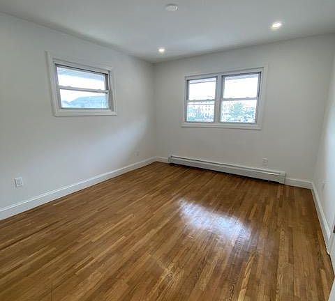 3rd image of 330 E Broadway