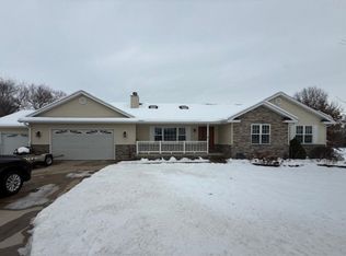 11501 Devils Creek Rd, Blue Grass, IA 52726