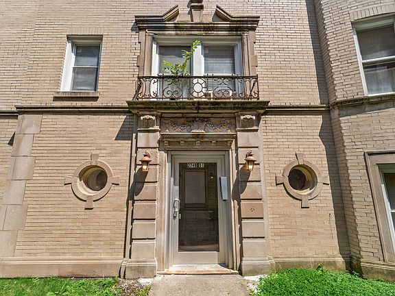 2nd image of 2751 W Arthur Ave APT 2