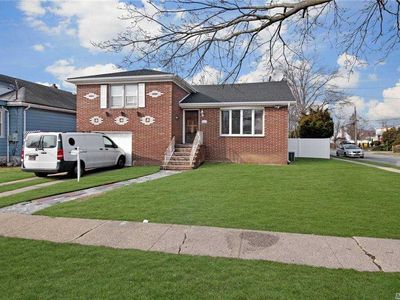 238 Rockaway Pkwy, Valley Stream, NY, 11580