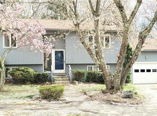 12 Birchwood Ln, Coventry, RI 02816