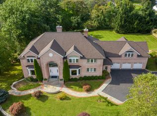 4 Oak Ridge Ct, West Harrison, NY 10604