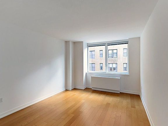 3rd image of 227 W 77th St APT 10E