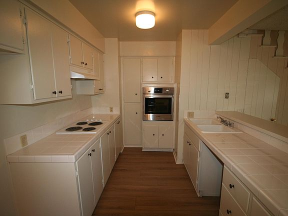 5th image of 11689 Burbank Blvd #5