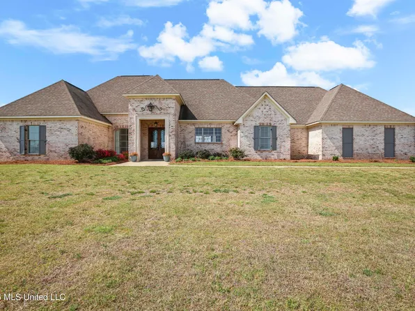 109 Andover Dr, Flora, MS 39071