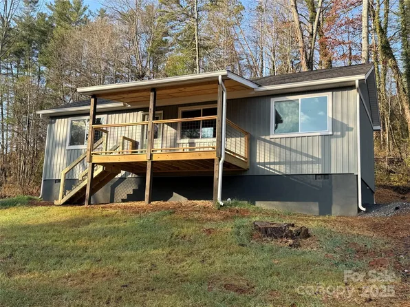 136 Love St, Franklin, NC 28734