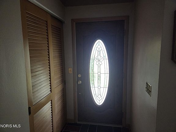 4th image of 6006 Holly Glenn Dr