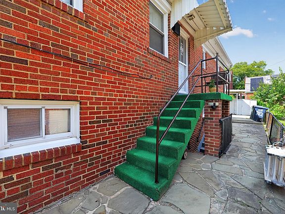 3rd image of 312 Oglethorpe St NE