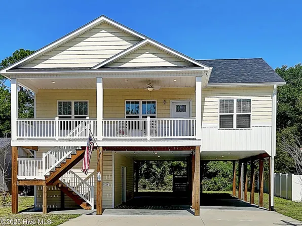 109 SW 17th Street, Oak Island, NC 28465