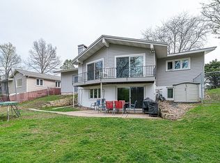 1464 Parkwood Dr SE, Cedar Rapids, IA 52403