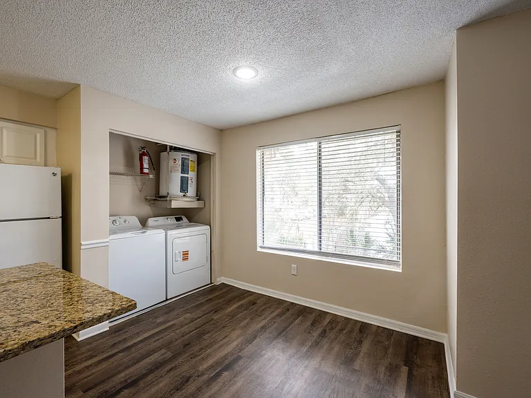 Topaz Riviera — Photo 7