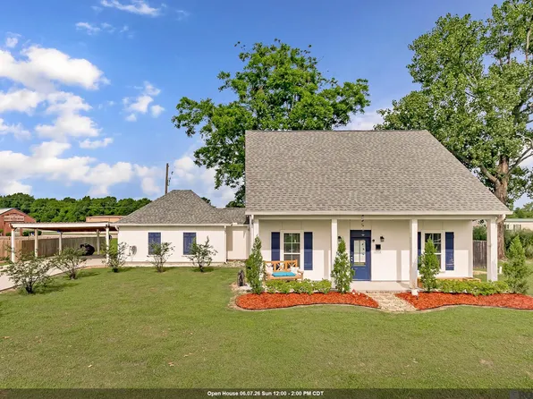 1502 Lamotte Ln, Port Allen, LA 70767