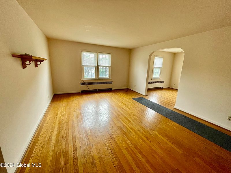 4th image of 950 Washington Avenue