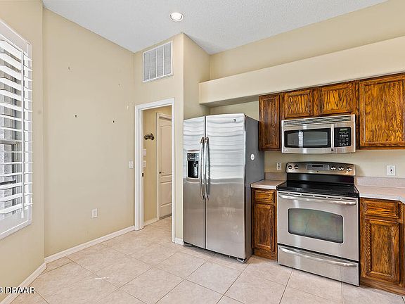 5th image of 239 Gala Cir