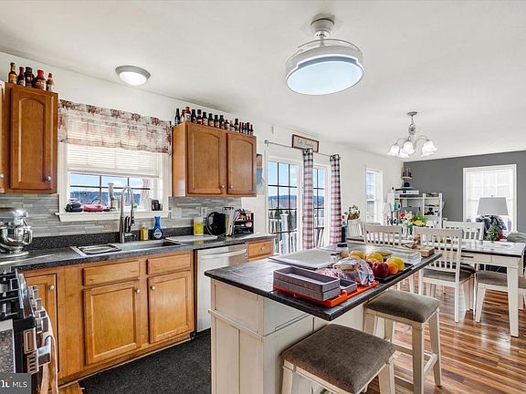5th image of 345 Torrey Pines Dr
