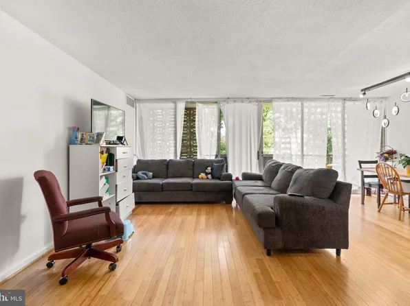 1828 Metzerott Rd APT 405, Adelphi, MD 20783