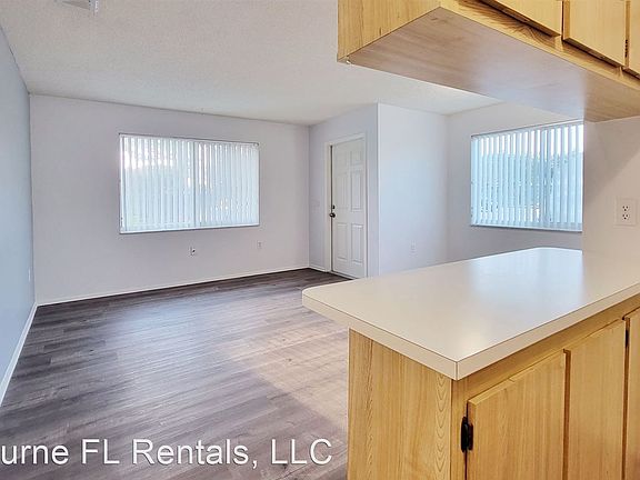 5th image of 1353 Westover St #103