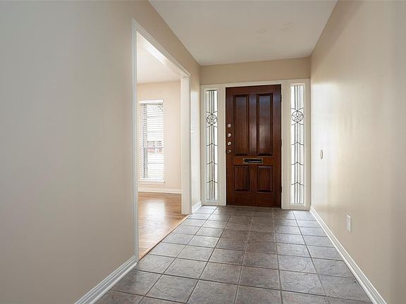 2nd image of 414 Willow Vista Dr