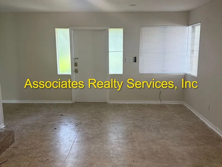 618 NW 14th Ave — Photo 2