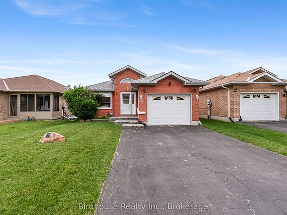 2nd image of 6 Eakins Cres