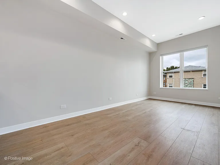 7517 W Belmont Ave #2 — Photo 6