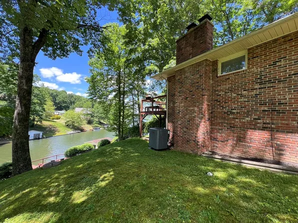 146 Flat Top Lake Rd, Ghent, WV 25843