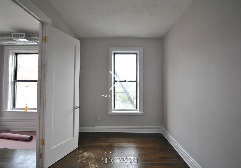 1st image of 696 Willoughby Ave APT 19