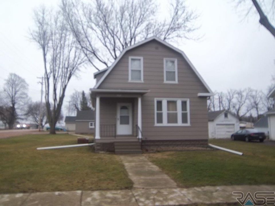 1st image of 301 S Josephine Ave