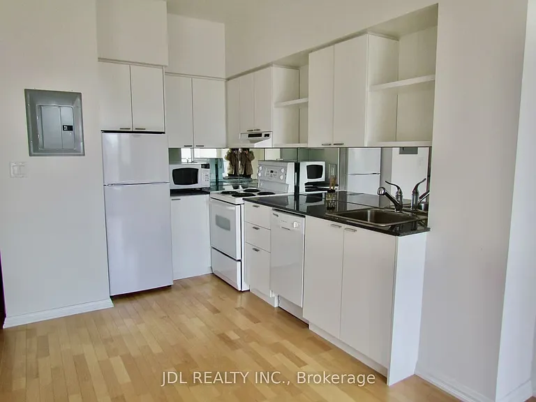 35 Hayden St #915 — Photo 4