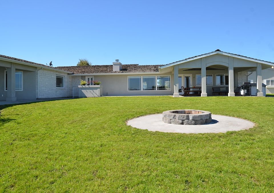 1st image of 952 Laguna Dr