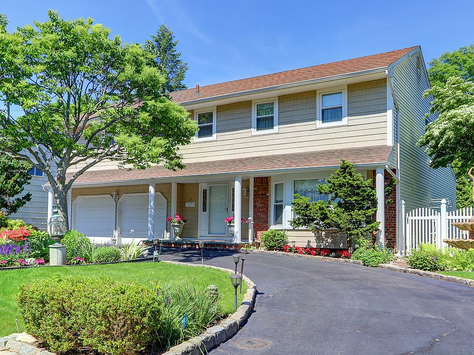 1st image of 31 Nancy Dr