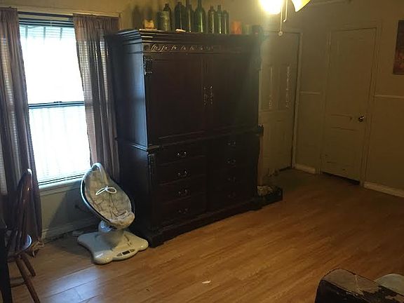4th image of 1218 Jewett St