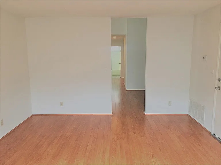 11054 Wesley Ave — Photo 9