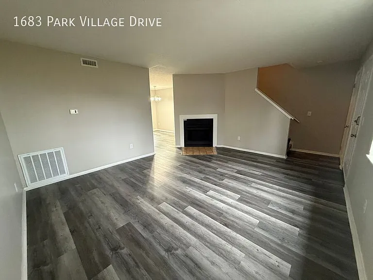 1683 Park Village Dr — Photo 31