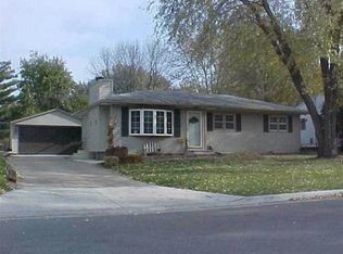 1281 Saint Andrews Ave, Waterloo, IA 50701