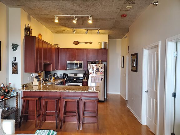 3rd image of 1464 S Michigan Ave APT 605