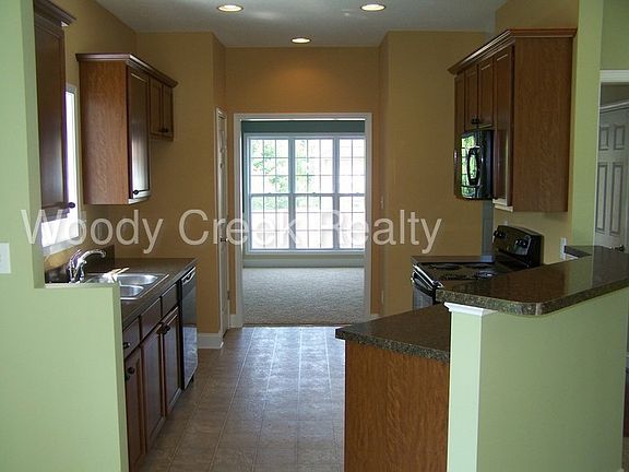 5th image of 4910 Briar Rock Ln