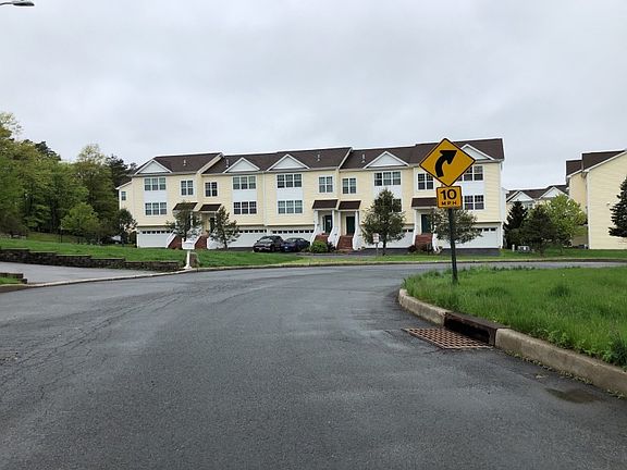 4th image of 19 Gabby Ln