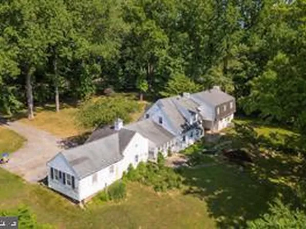 402 S Newtown Street Rd, Newtown Square, PA 19073