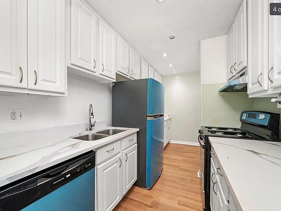 2nd image of 1850 Tall Oaks Dr