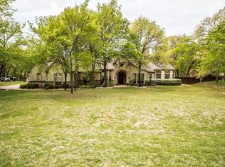 1001 Oak View Dr, Crossroads, TX 76227