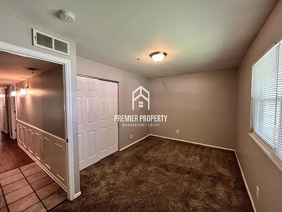 3rd image of 2518 Rigsby Dr